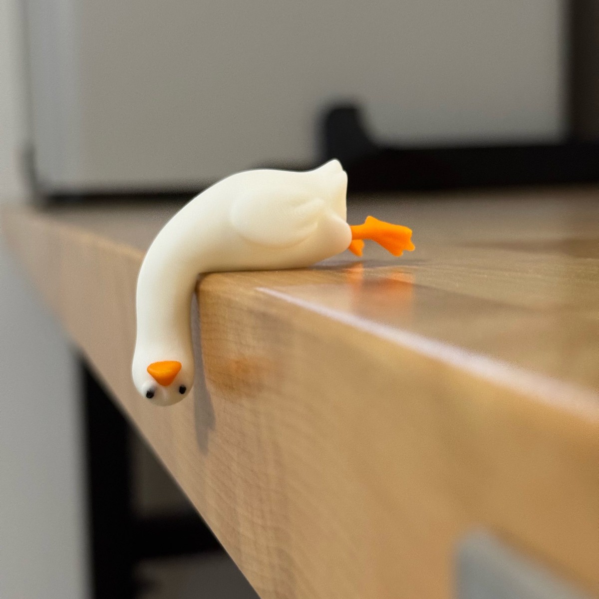 Ganso da Borda do Monitor - Um Companheiro Cheio de Charme - Imagem 5